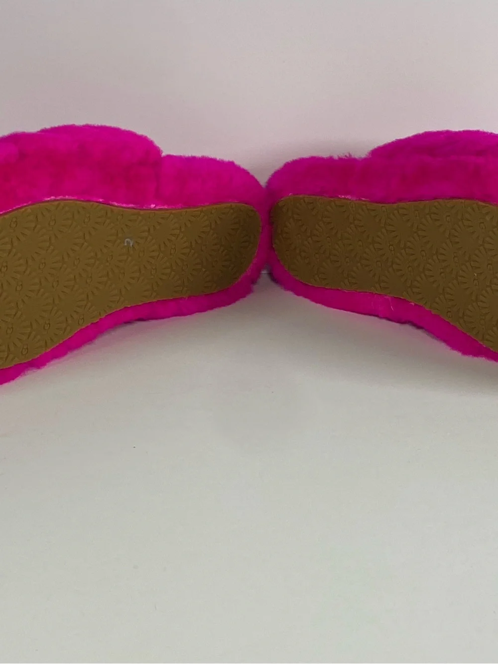 UGG Fluff Slide Sandals - Fuchsia Pink
